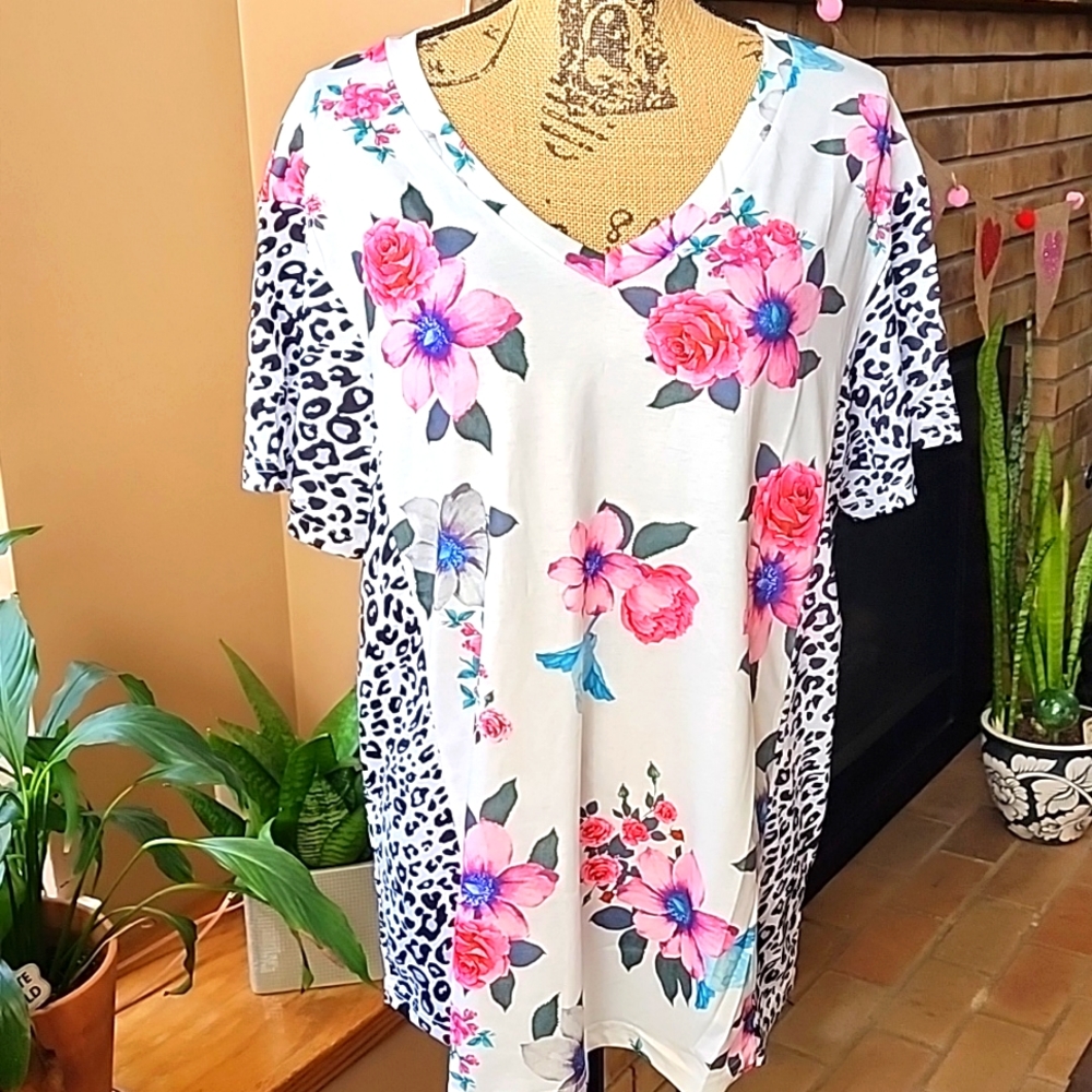 MissLook Floral and Leopard T-shirt NIB